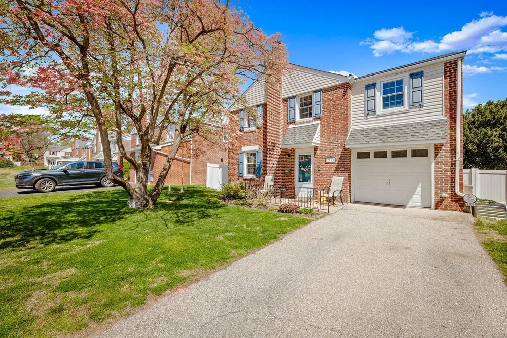 7709 Keiffer St, Philadelphia, PA 19128-3142