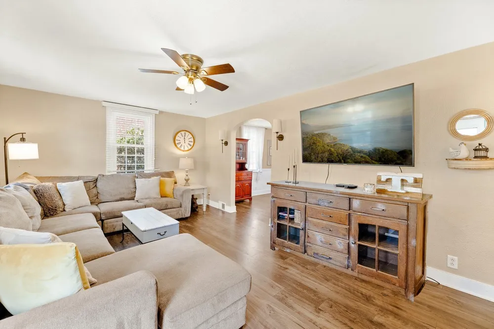 7709 Keiffer St, Philadelphia, PA 19128-3142