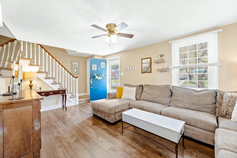 7709 Keiffer St, Philadelphia, PA 19128-3142