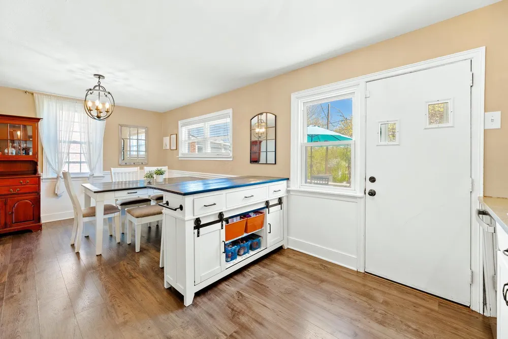7709 Keiffer St, Philadelphia, PA 19128-3142