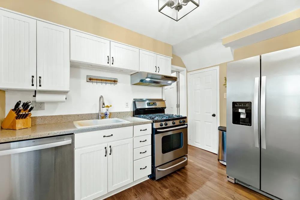 7709 Keiffer St, Philadelphia, PA 19128-3142