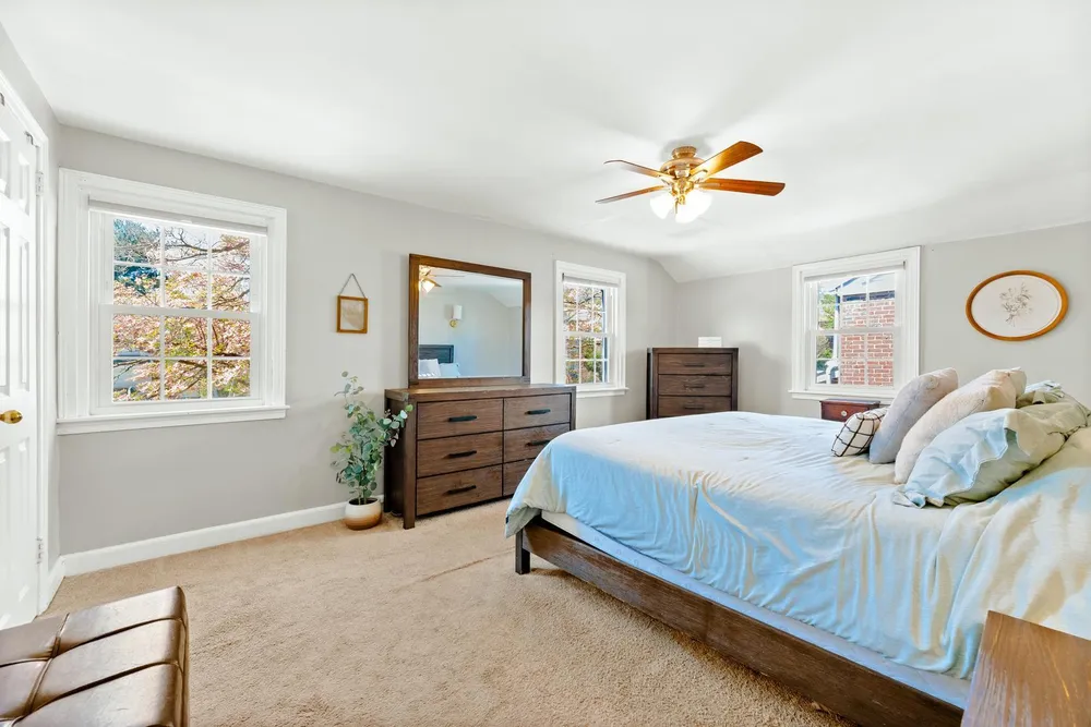 7709 Keiffer St, Philadelphia, PA 19128-3142
