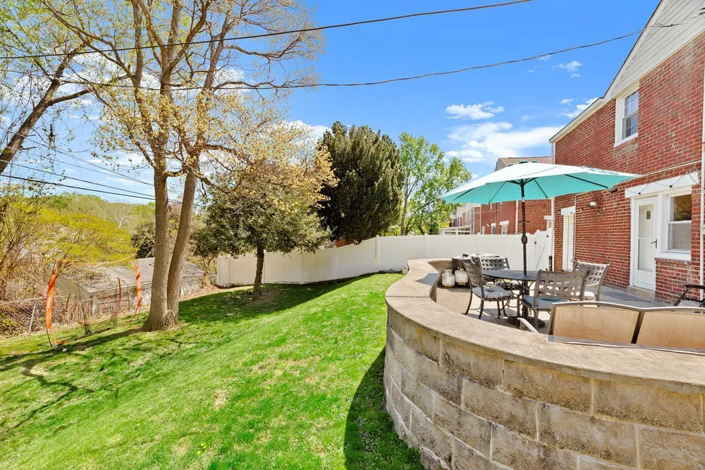 7709 Keiffer St, Philadelphia, PA 19128-3142