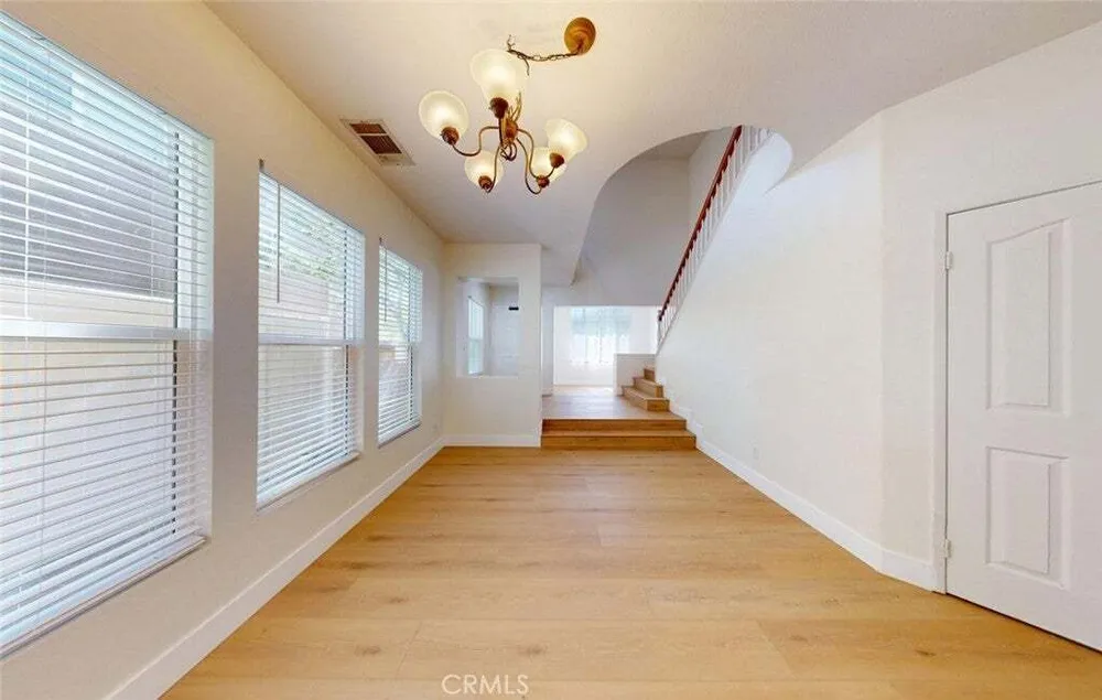 19 Sorbonne St, Westminster, CA 92683
