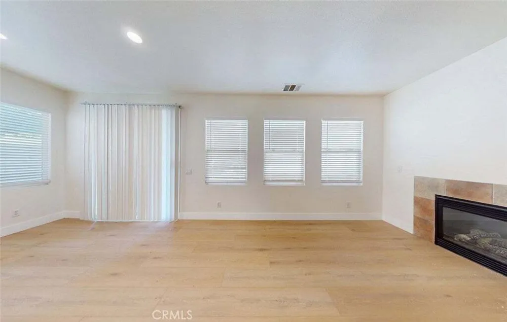 19 Sorbonne St, Westminster, CA 92683