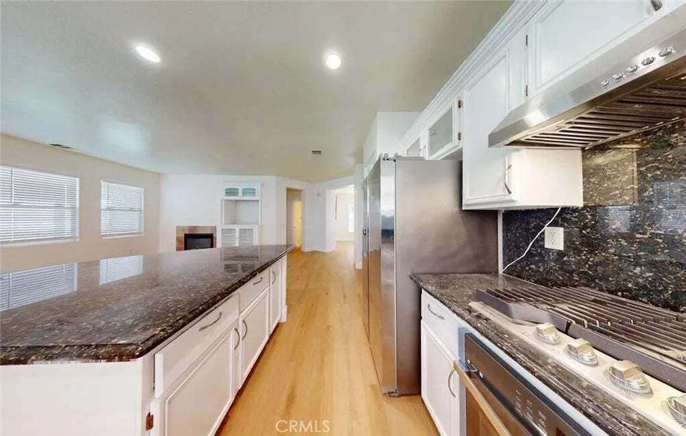19 Sorbonne St, Westminster, CA 92683