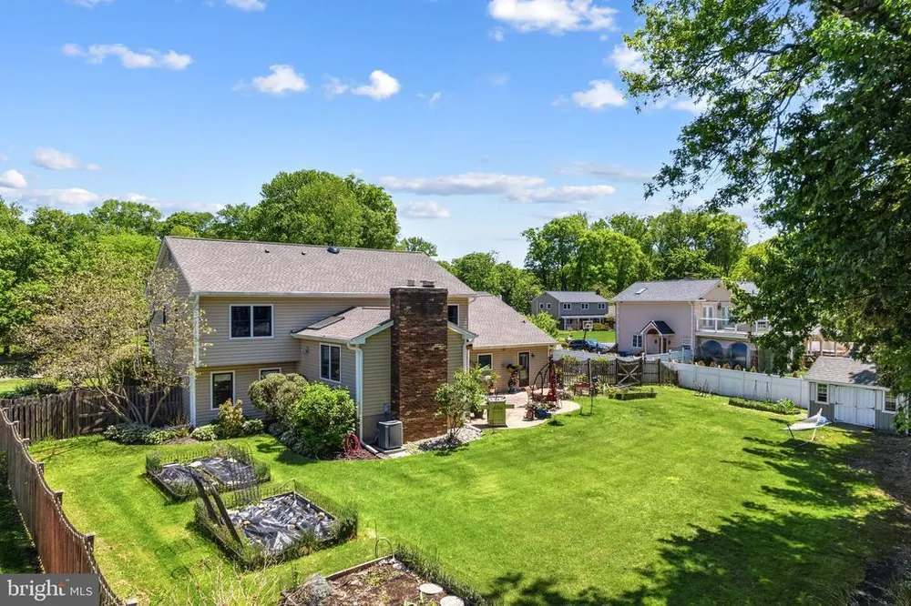 329 Sherwood Dr, Yardley, PA 19067