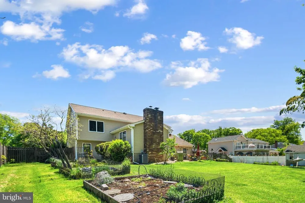 329 Sherwood Dr, Yardley, PA 19067