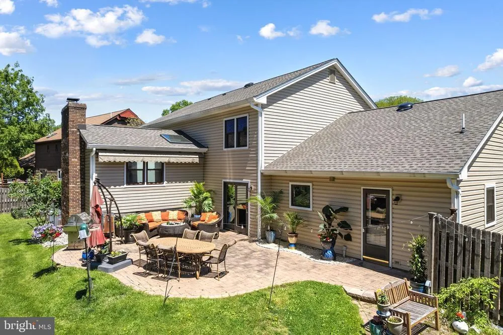 329 Sherwood Dr, Yardley, PA 19067