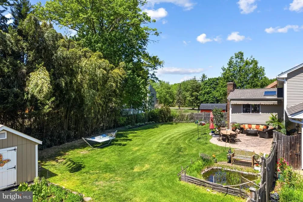 329 Sherwood Dr, Yardley, PA 19067