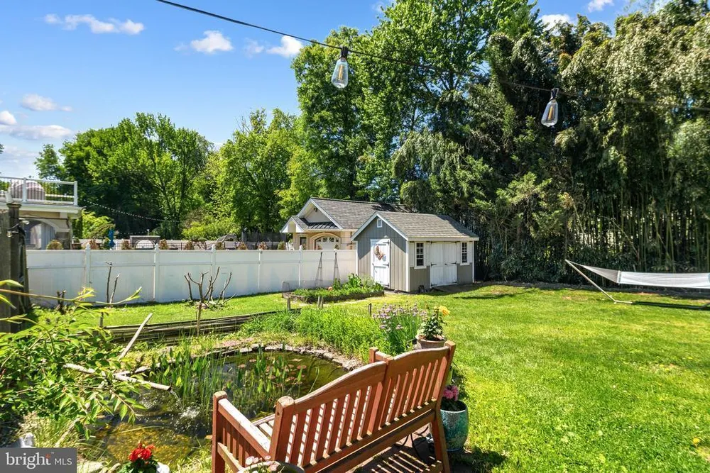 329 Sherwood Dr, Yardley, PA 19067