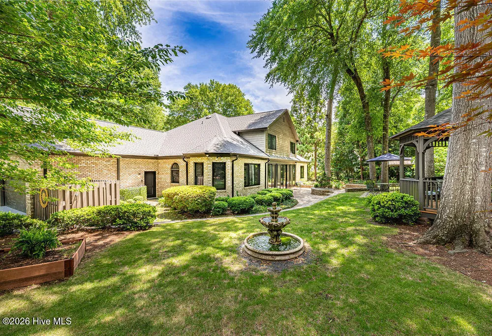 4 Village Ln, Pinehurst, NC 28374