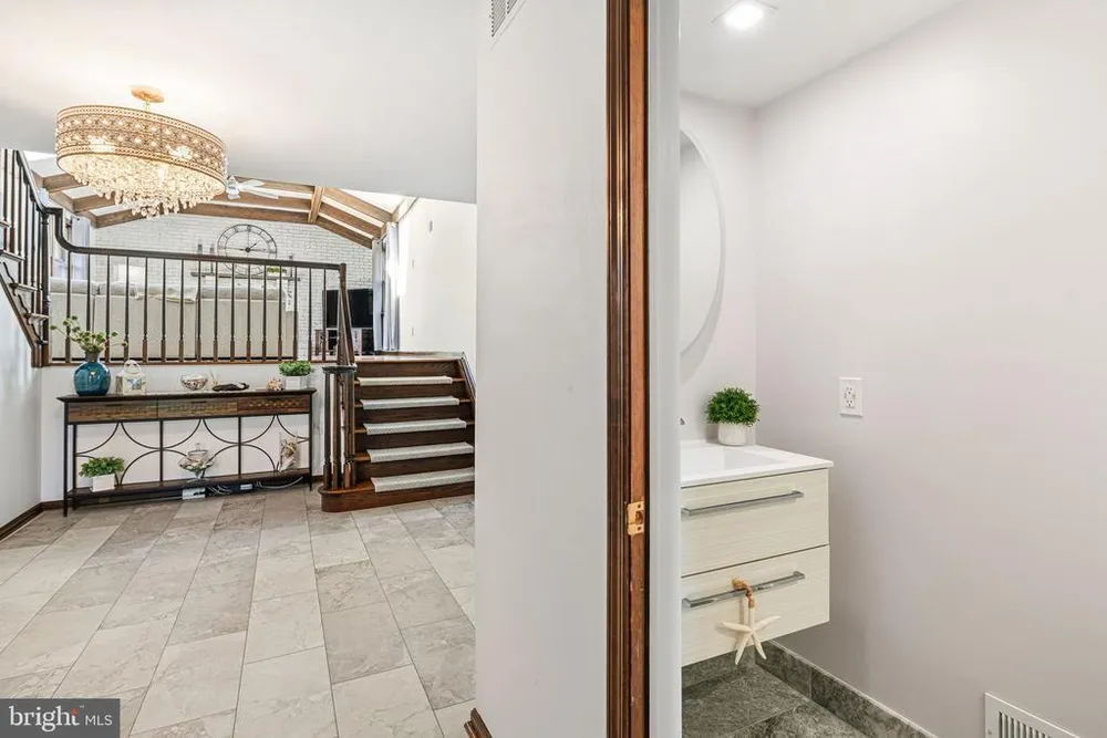 329 Sherwood Dr, Yardley, PA 19067