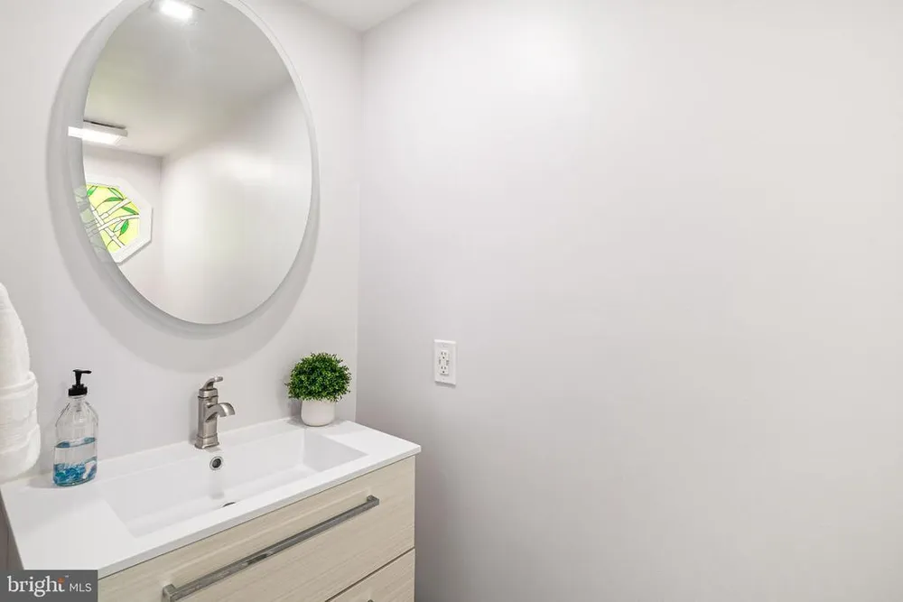 329 Sherwood Dr, Yardley, PA 19067