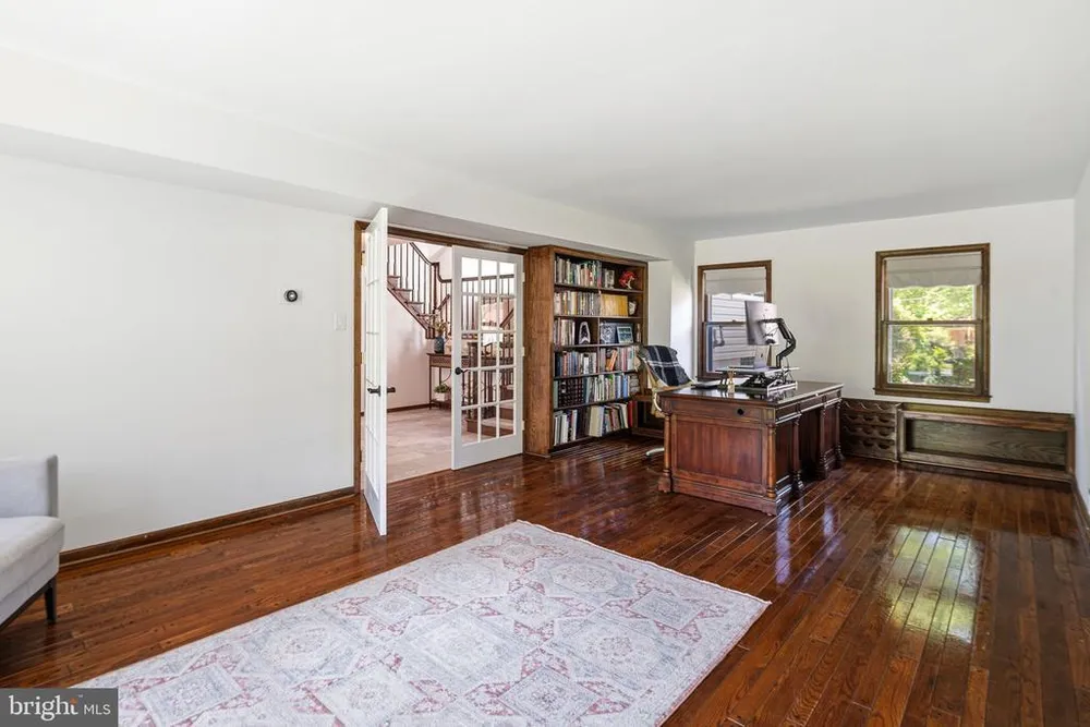 329 Sherwood Dr, Yardley, PA 19067