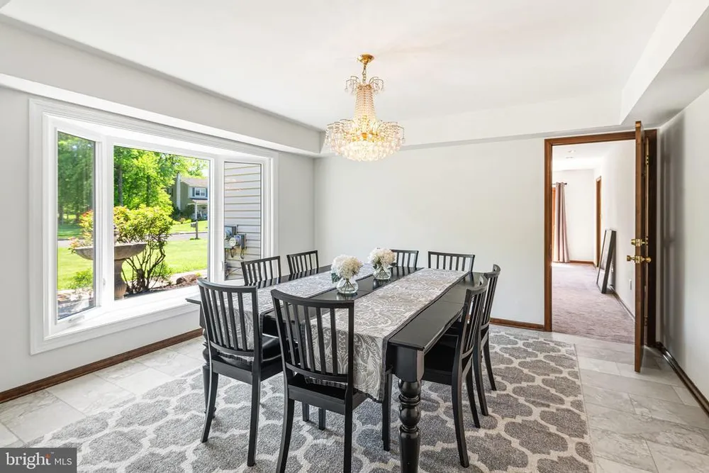 329 Sherwood Dr, Yardley, PA 19067