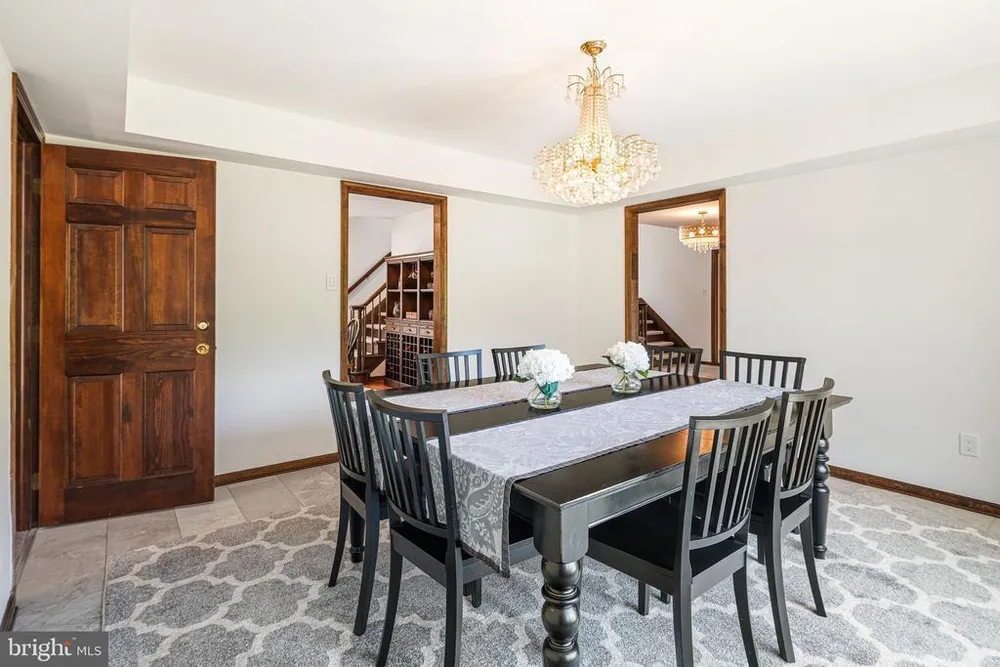 329 Sherwood Dr, Yardley, PA 19067