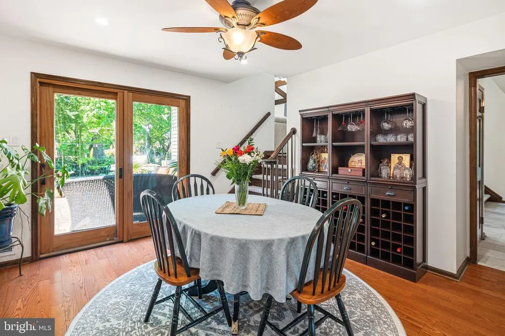 329 Sherwood Dr, Yardley, PA 19067