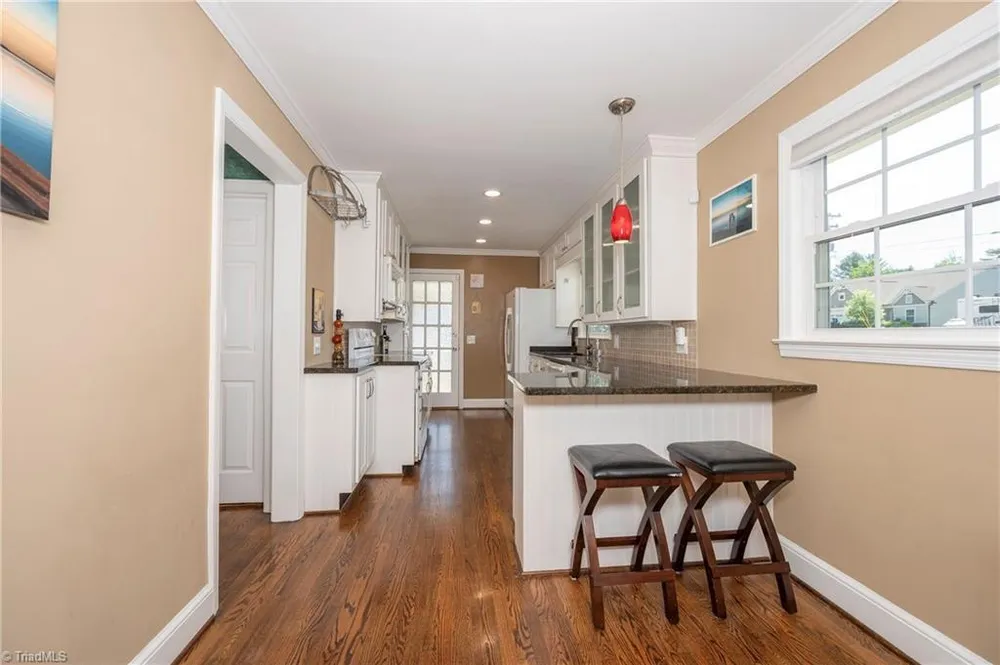 590 N Peace Haven Rd, Winston-Salem, NC 27104