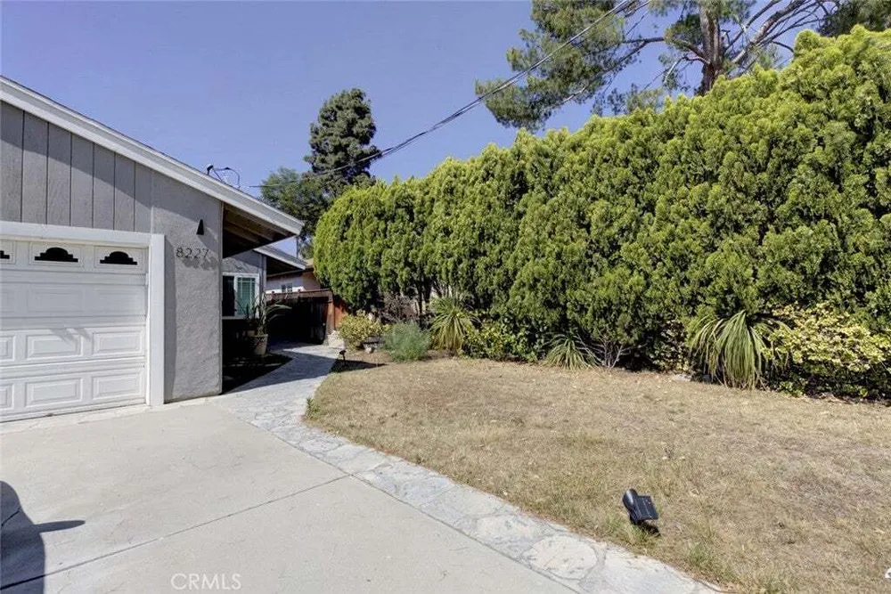 8227 Grenoble St, Sunland, CA 91040