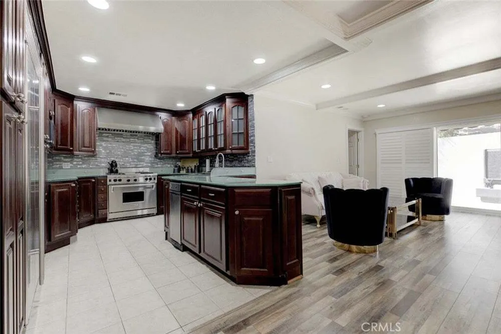 8227 Grenoble St, Sunland, CA 91040