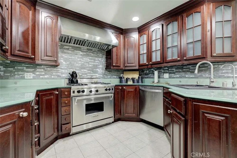 8227 Grenoble St, Sunland, CA 91040
