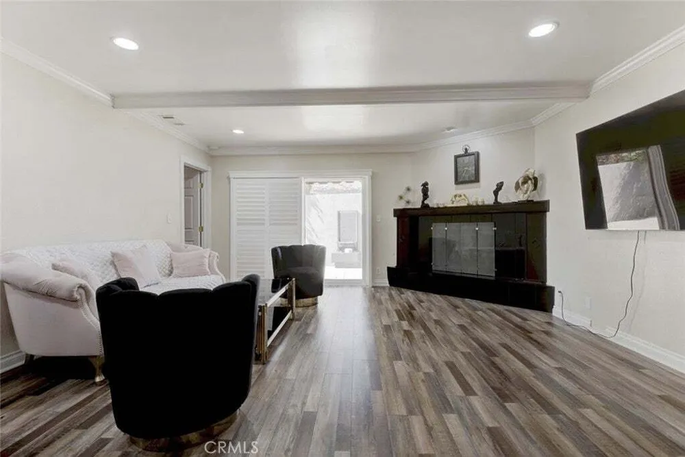 8227 Grenoble St, Sunland, CA 91040