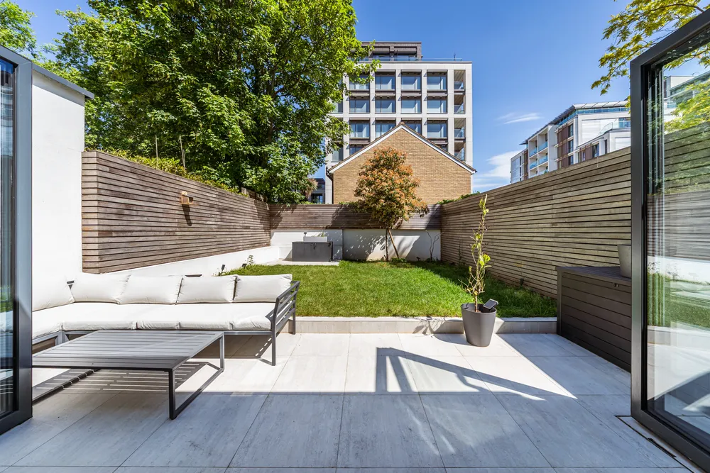St. John's Avenue, London, SW15