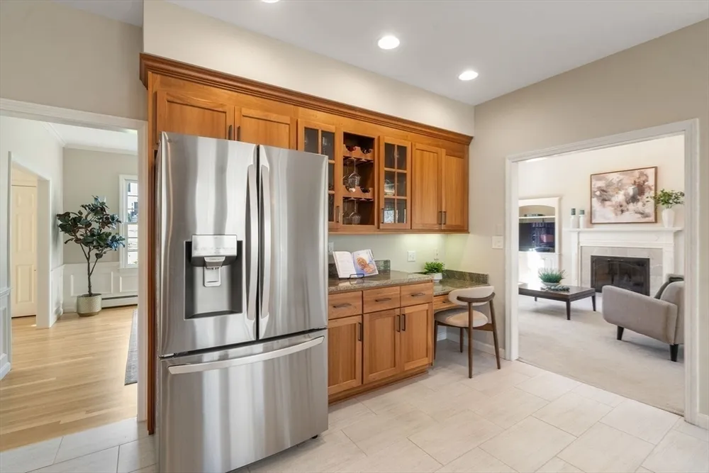 74 Flint Locke Ln, Medfield, MA 02052
