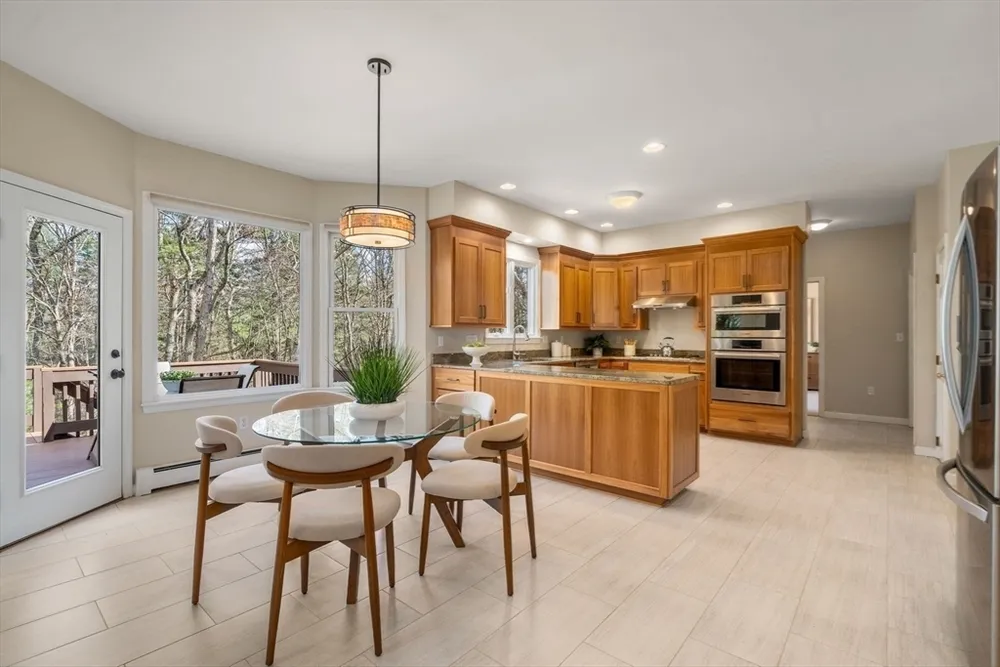 74 Flint Locke Ln, Medfield, MA 02052