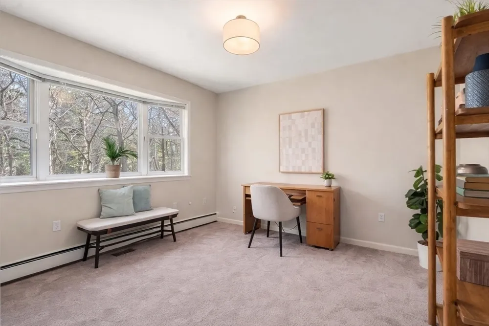 74 Flint Locke Ln, Medfield, MA 02052