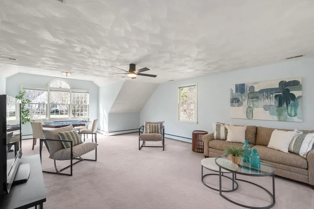 74 Flint Locke Ln, Medfield, MA 02052