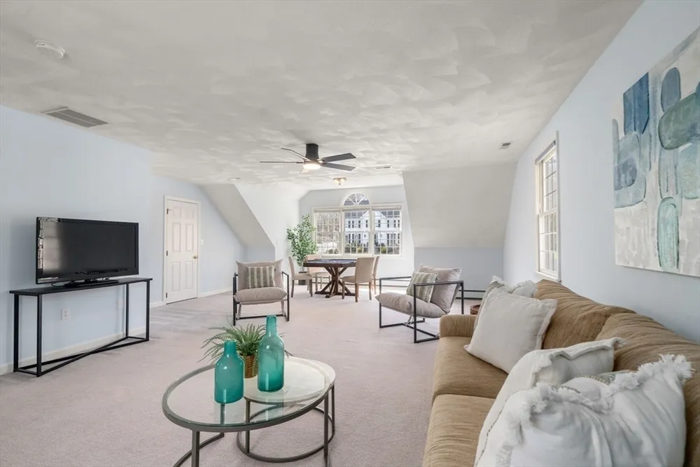 74 Flint Locke Ln, Medfield, MA 02052