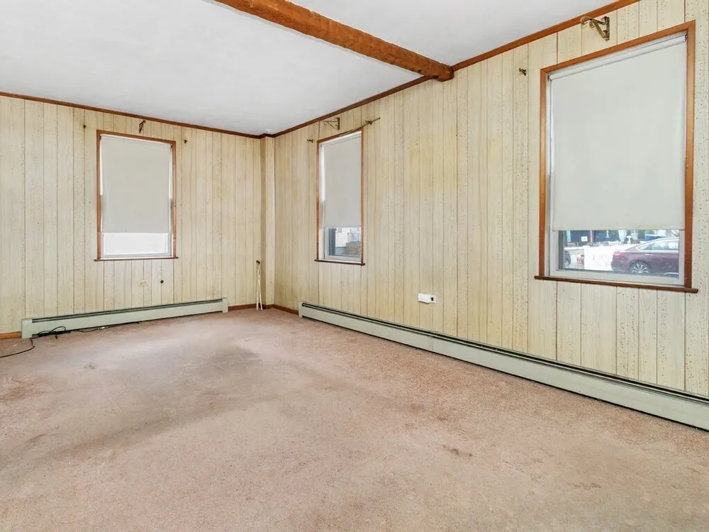 51 Farwell St, Waltham, MA 02453