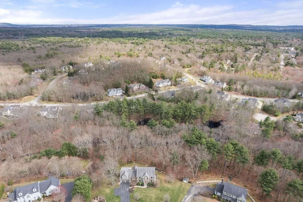74 Flint Locke Ln, Medfield, MA 02052