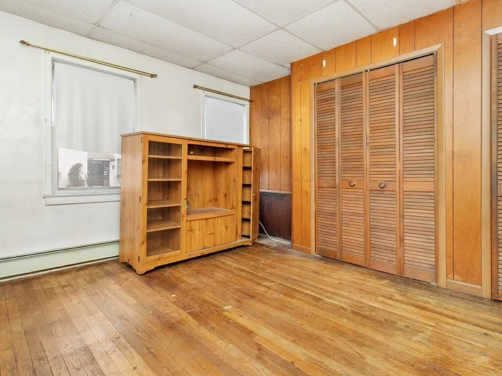 51 Farwell St, Waltham, MA 02453