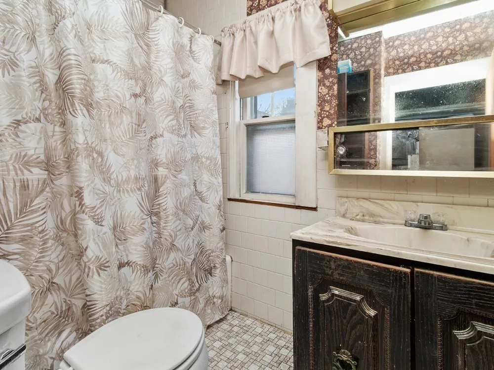 51 Farwell St, Waltham, MA 02453