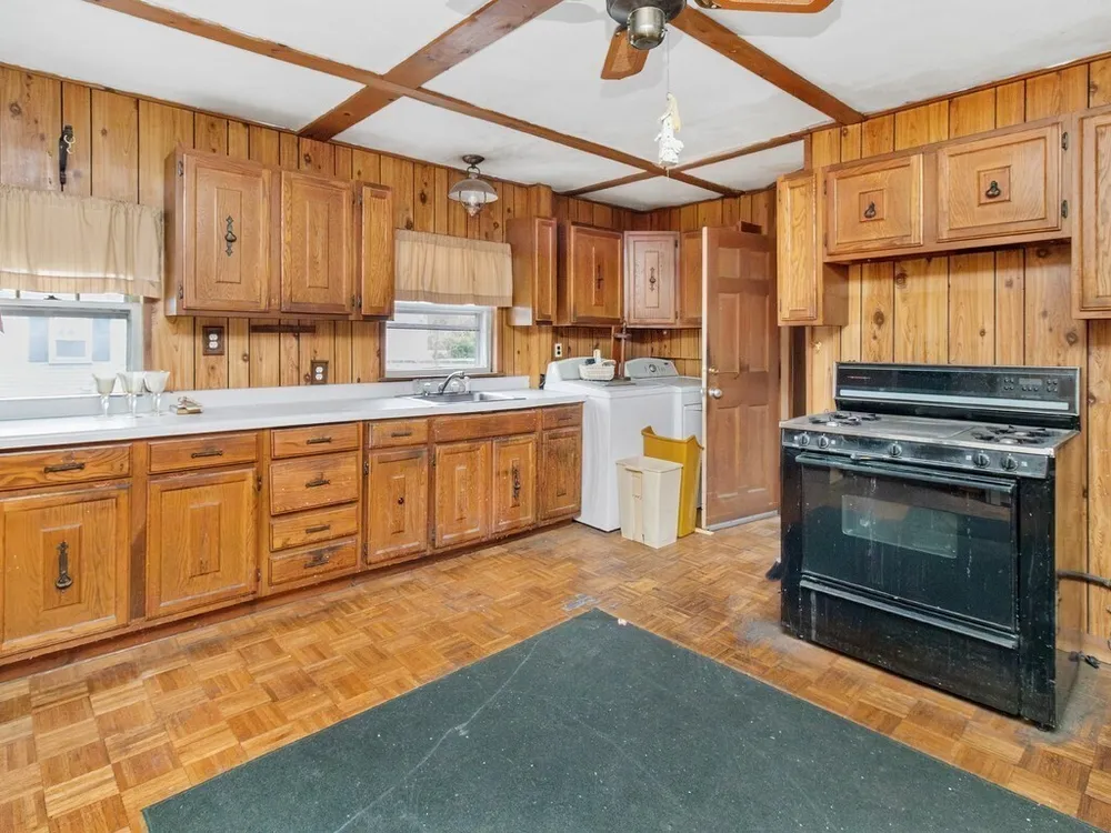 51 Farwell St, Waltham, MA 02453