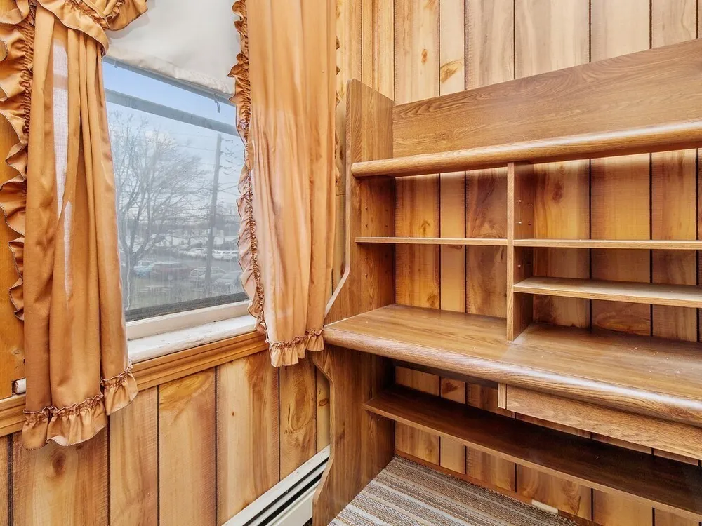 51 Farwell St, Waltham, MA 02453