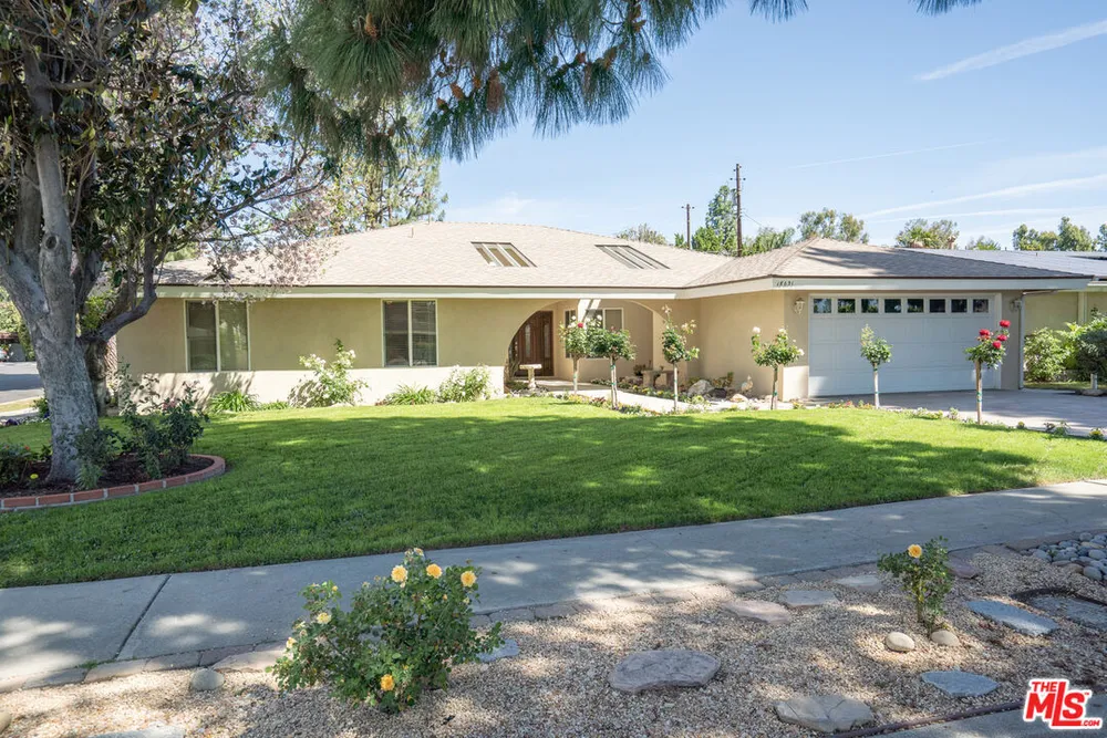 18631 Superior St, Northridge, CA 91324