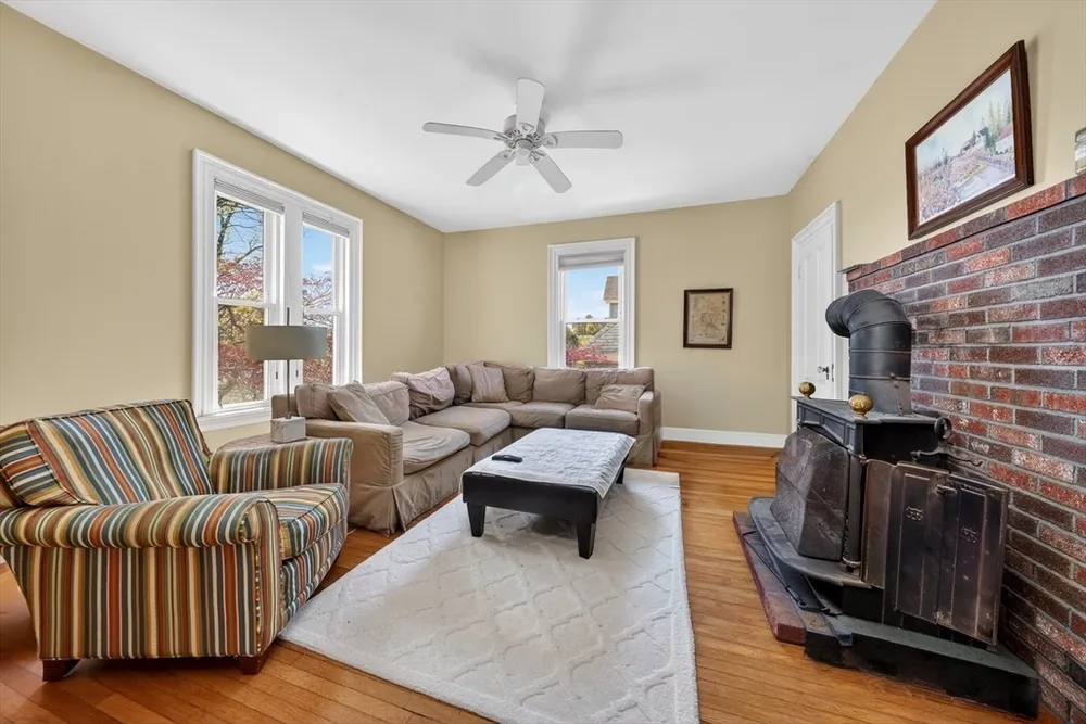 125 Lincoln Ave, Quincy, MA 02170