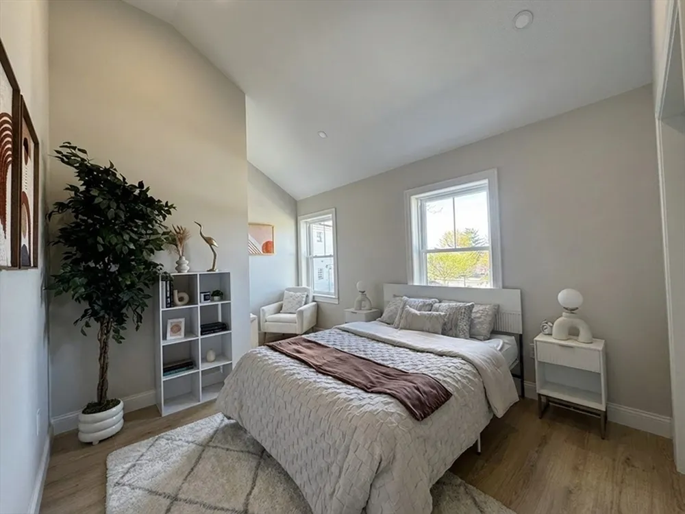 11 Willis Ct, Lynn, MA 01905