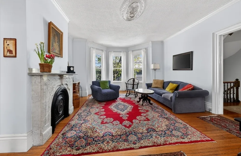 125 Lincoln Ave, Quincy, MA 02170