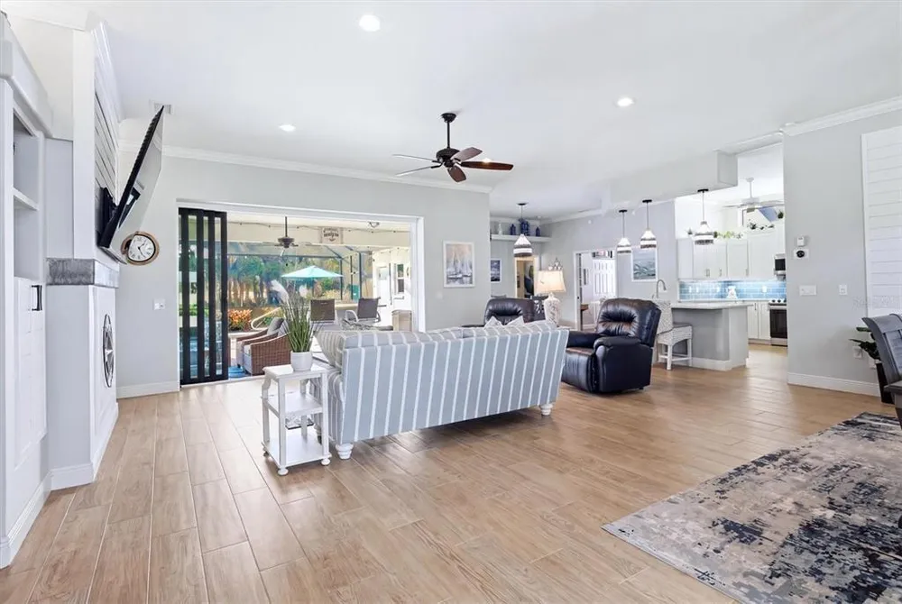 6611 Peach Tree Creek Rd, Bradenton, FL 34203