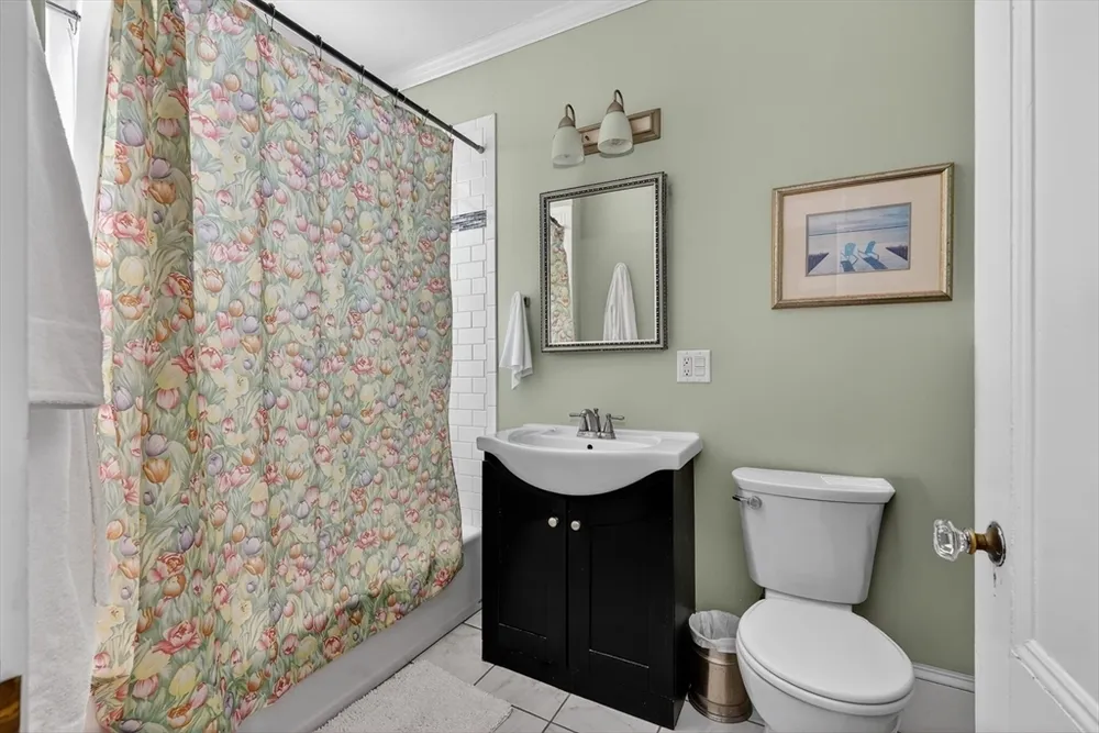 125 Lincoln Ave, Quincy, MA 02170