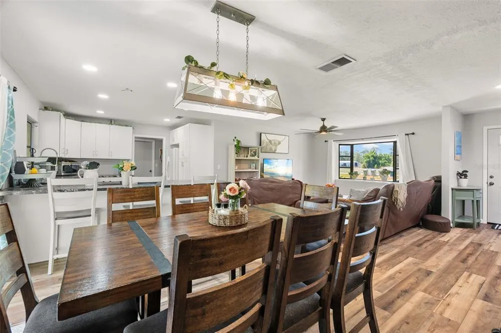 7605 Richardson Rd, Sarasota, FL 34240