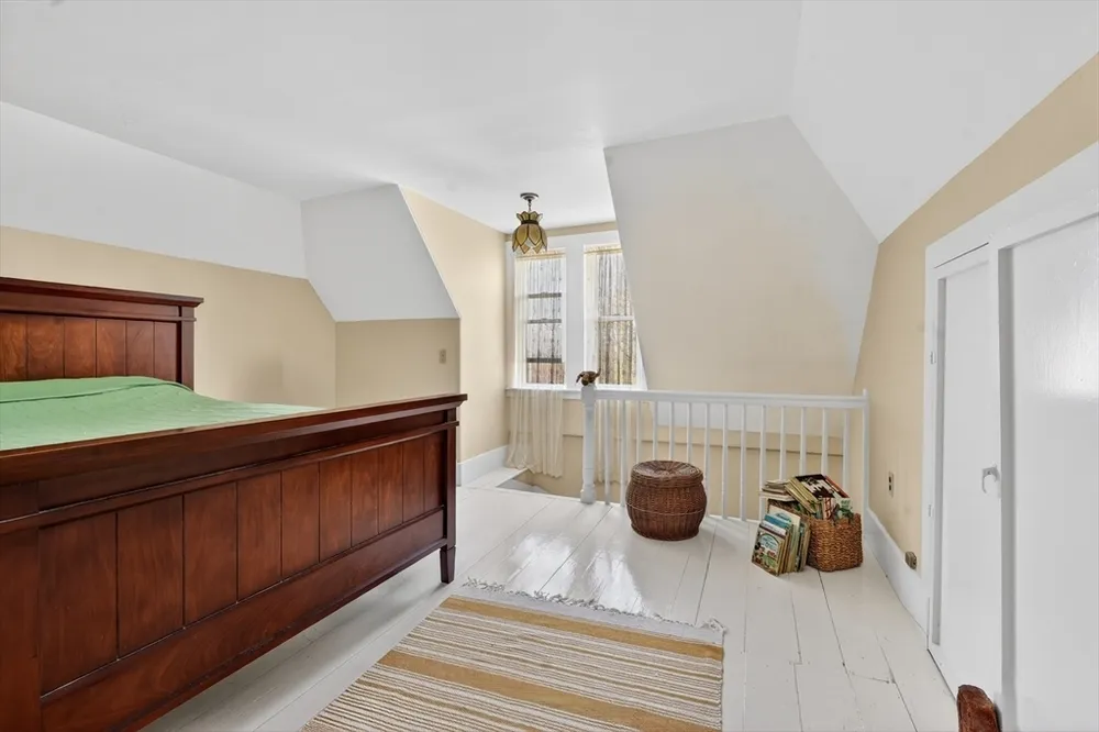 125 Lincoln Ave, Quincy, MA 02170