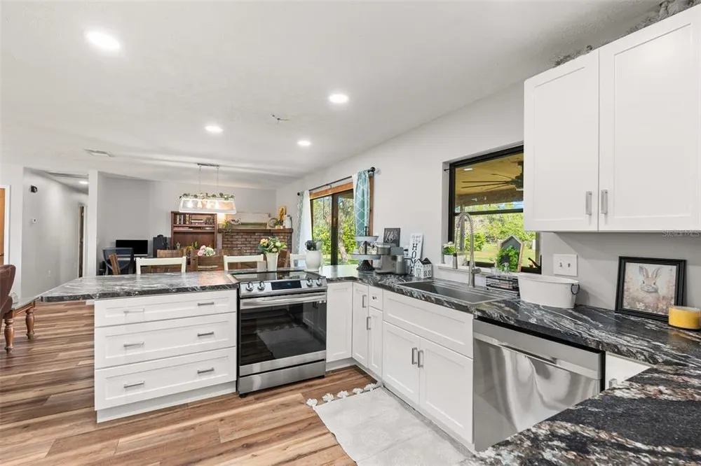 7605 Richardson Rd, Sarasota, FL 34240