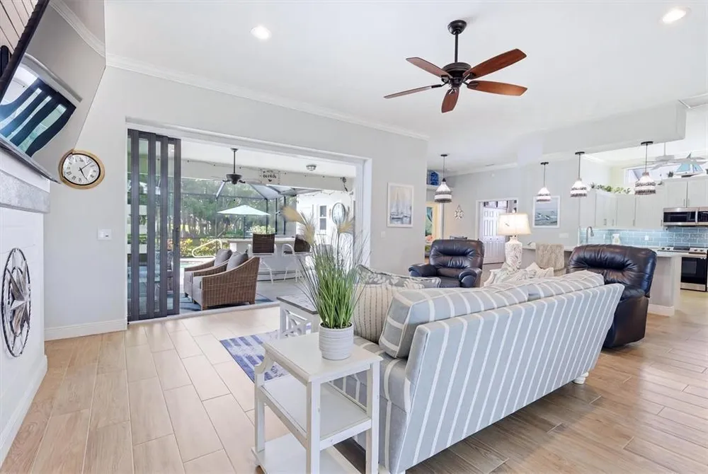 6611 Peach Tree Creek Rd, Bradenton, FL 34203