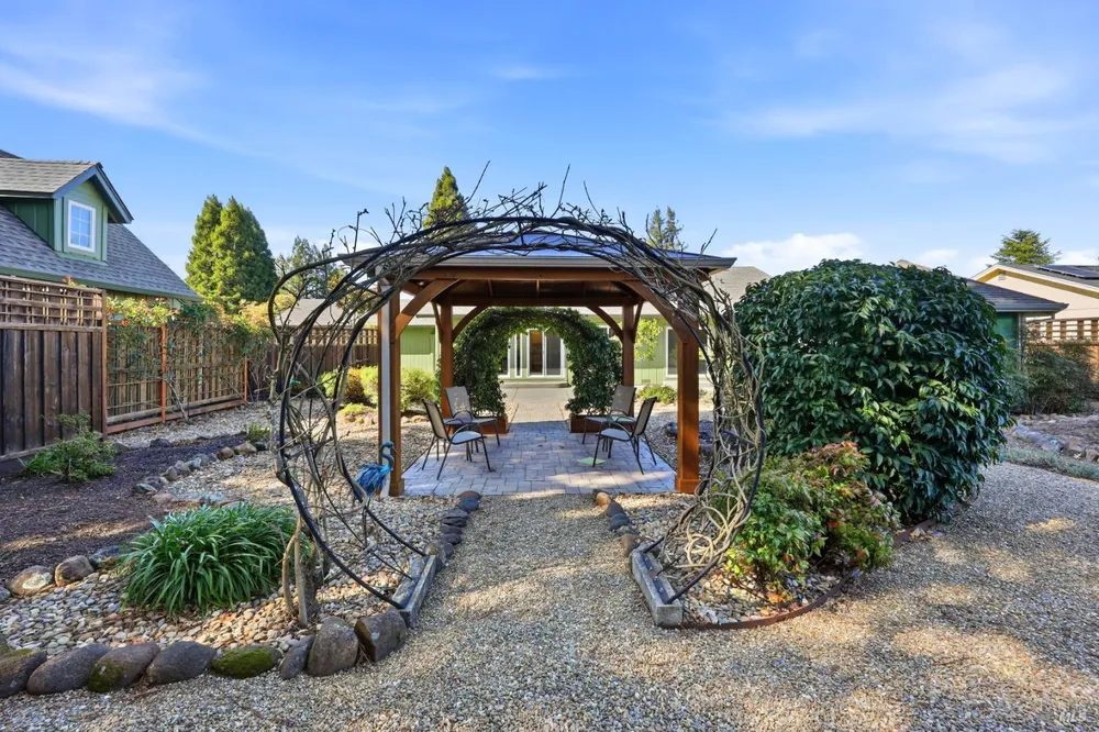 180 Barrio Way, Windsor, CA 95492